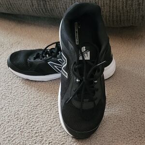 New Balance Black and White Running Shoes 517